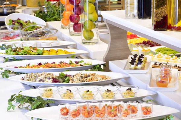 【大分・かんたん・北浜・別府発】 ホテル日航福岡優雅に過ごすランチタイムと海の中道海浜公園ネモフィラ咲くブルーの楽園 日帰り2